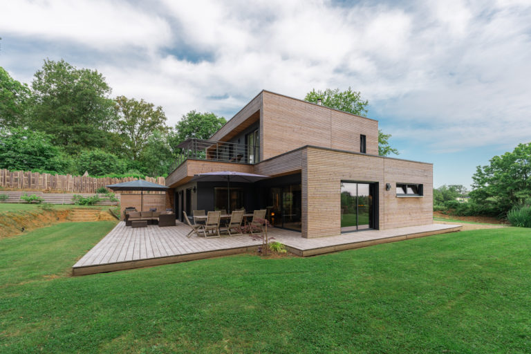 grande maison en bois