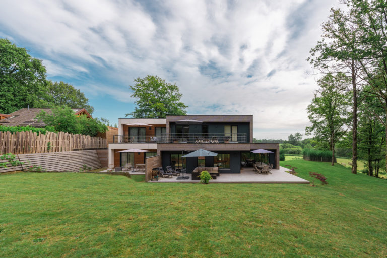 grande maison en bois